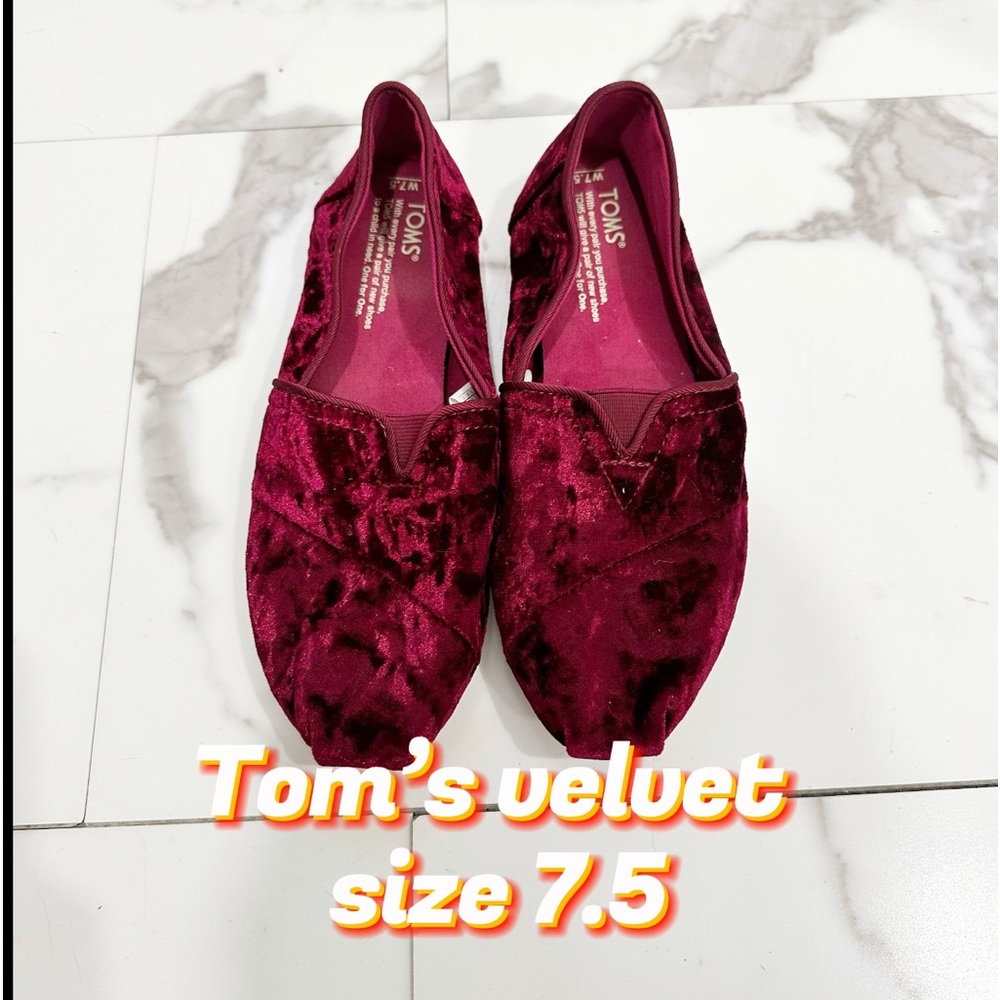TOMS burgundy velvet size 7.5 women’s